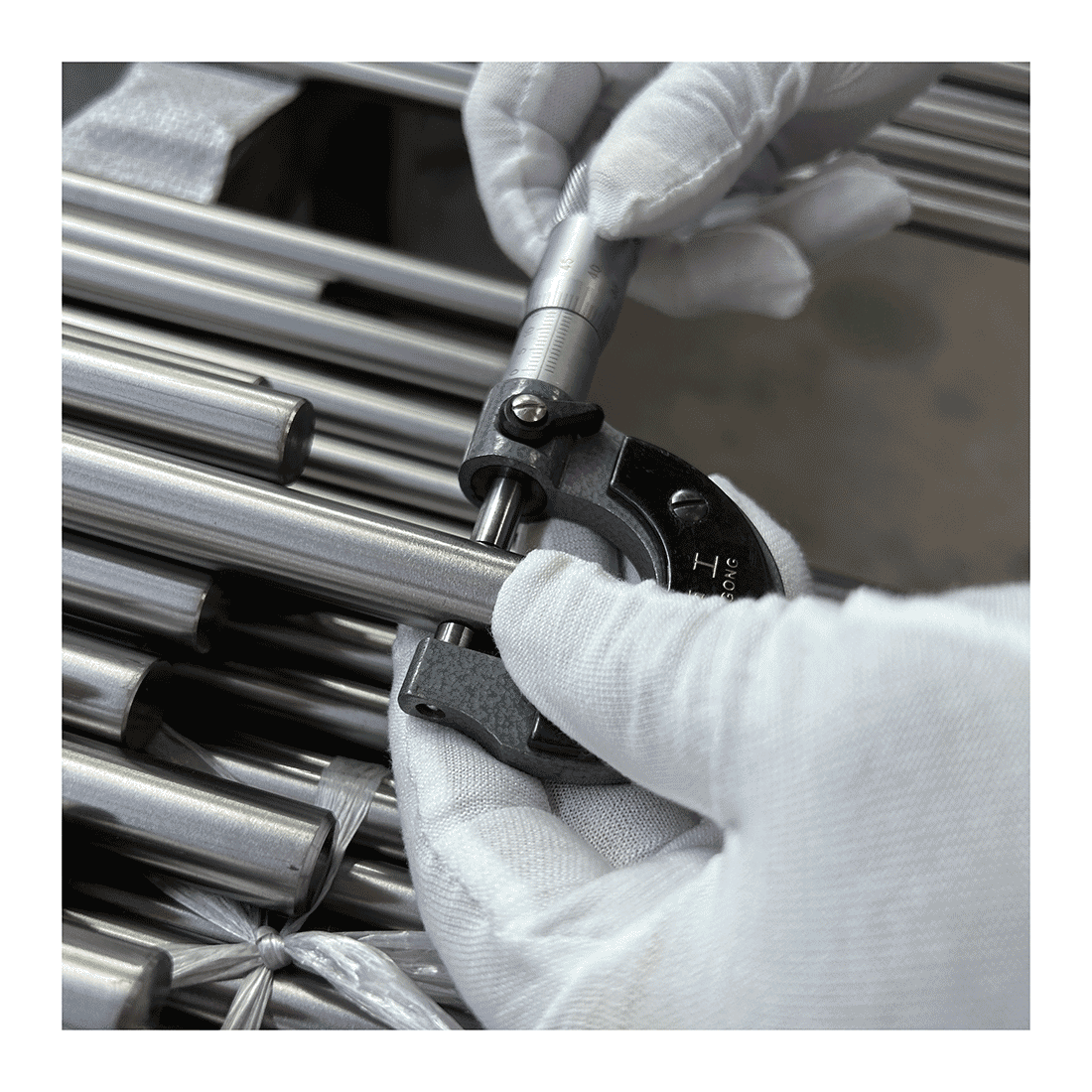 Titanium rod ends Titanium rod ends